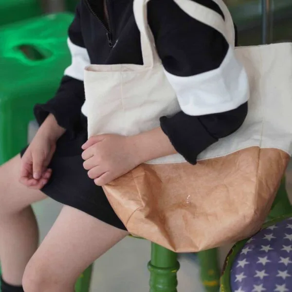 2 Color Splicing Tyvek Totes for Work - 画像 (5)