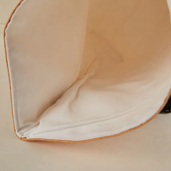 Tyvek&Canvas-Crossbody-Bag -Magnetic-Closure