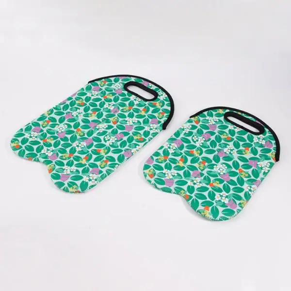 Stylish reusable garden bags with floral design for eco-friendly shopping.