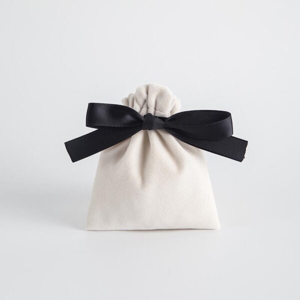 Wholesale Custom Velvet Jewelry Pouches - Image 3