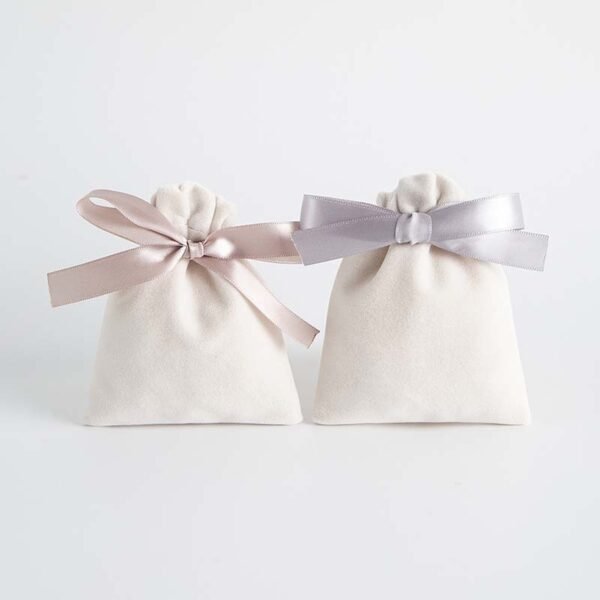 Wholesale Custom Velvet Jewelry Pouches - Image 5
