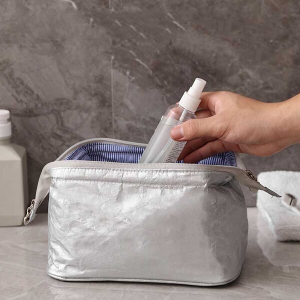 Wholesale Eco-Friendly Silver Tyvek Makeup Bag - 画像 (3)