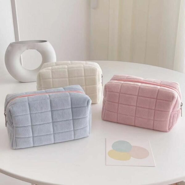 Wholesale Custom Velvet Makeup Pouches