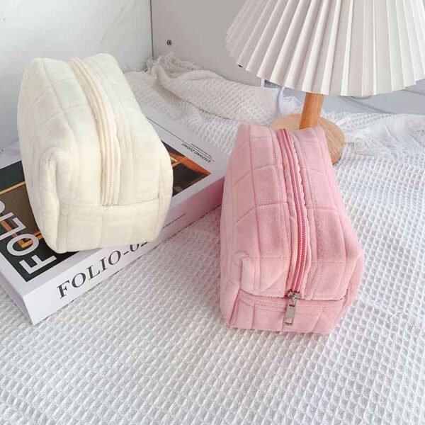 Wholesale Custom Velvet Makeup Pouches - Image 2